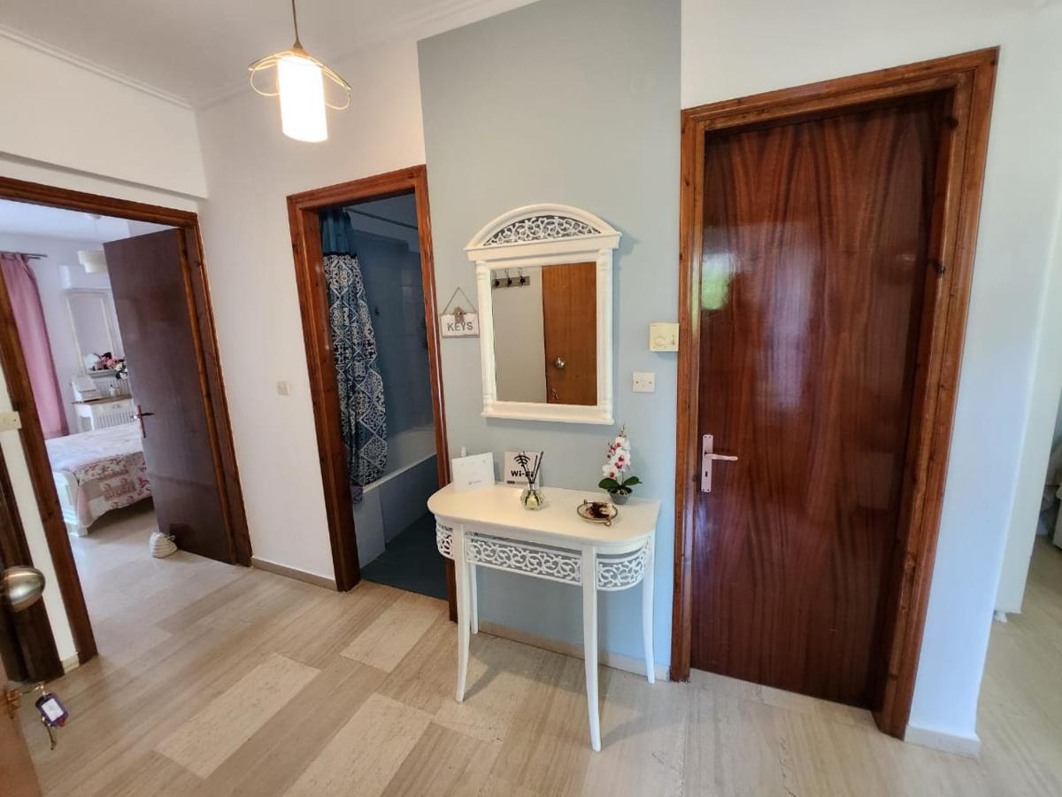 Queen Aspri Apartment 3' Min To The Beach! Antikyra Exteriör bild