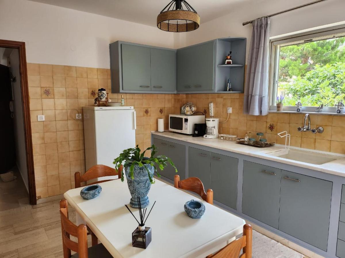 Queen Aspri Apartment 3' Min To The Beach! Antikyra Exteriör bild