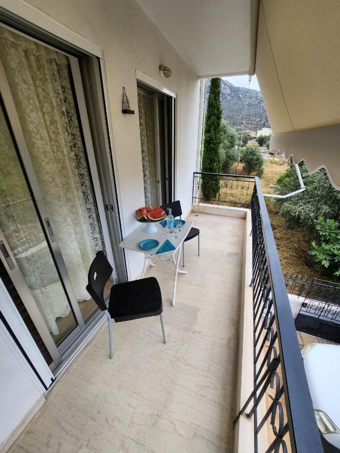 Queen Aspri Apartment 3' Min To The Beach! Antikyra Exteriör bild